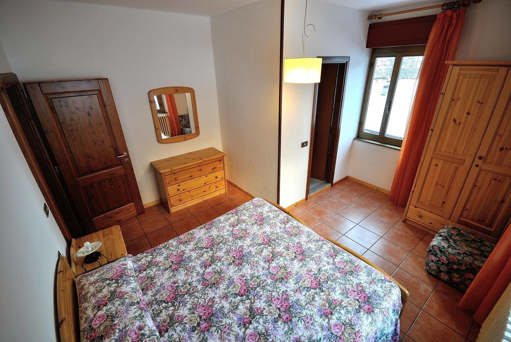 Albergo Morandi Valbondione Eksteriør bilde